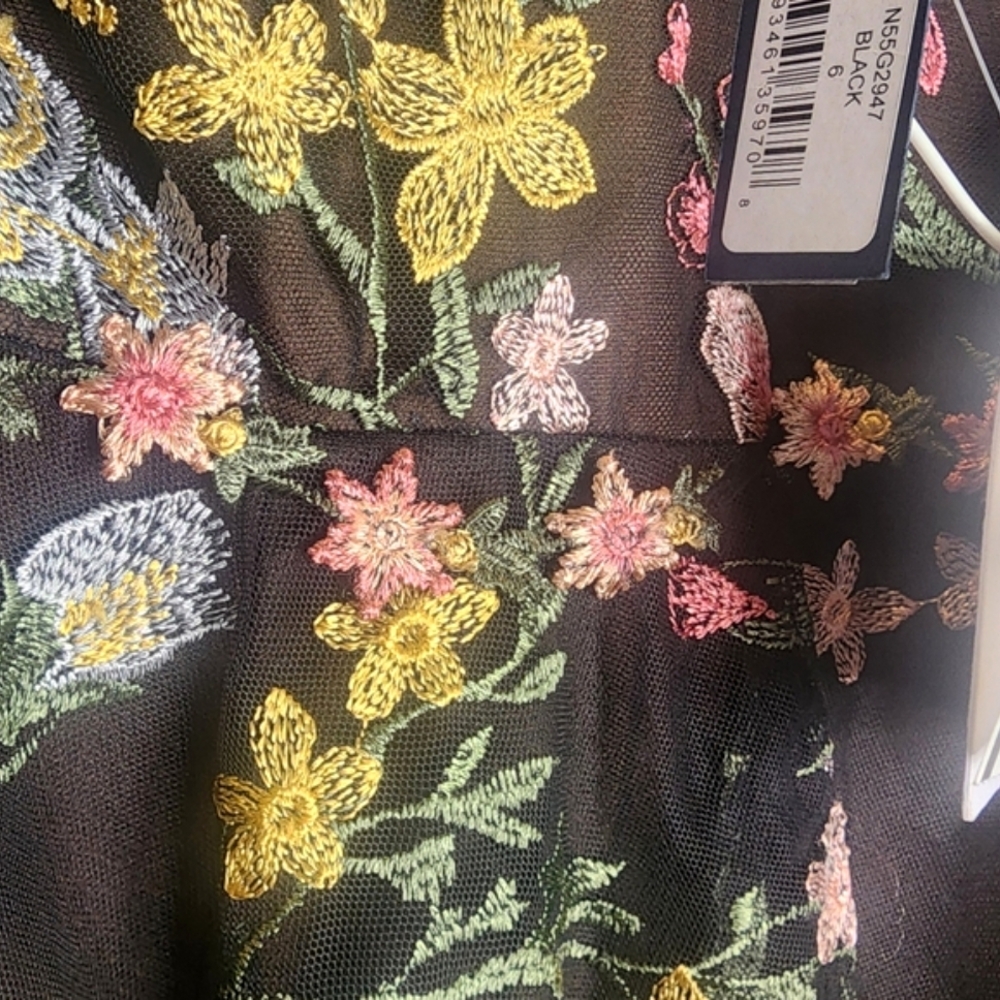 🔴 MARCHESA NOTTE,TIERED EMBROIDERED GOWN - Picture 11 of 13